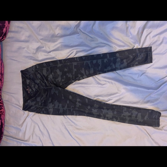 2 Piece Danskin leggings with Pockets - Picture 2 of 9